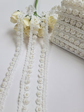 Load image into Gallery viewer, Flower pearls lace
