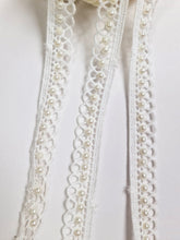 Load image into Gallery viewer, Pearl lace trim

