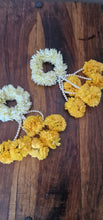 Load image into Gallery viewer, Flower gajra mehndi jewellery
