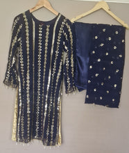 Load image into Gallery viewer, Pearls embellished
