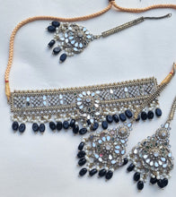 Load image into Gallery viewer, gold choker
