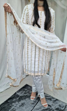 Load image into Gallery viewer, Pearls embellished
