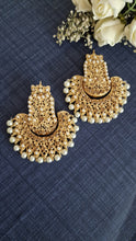 Load image into Gallery viewer, INDIAN JEWELRY, Indian Earrings, Pakistani Jewelry, Pakistani Bridal, Indian Jewellery, Wedding Earrings, Jhumka, Jhumki, Gold Jewelry
