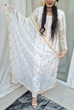 Load image into Gallery viewer, Pearls embellished

