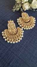 Load image into Gallery viewer, INDIAN JEWELRY, Indian Earrings, Pakistani Jewelry, Pakistani Bridal, Indian Jewellery, Wedding Earrings, Jhumka, Jhumki, Gold Jewelry
