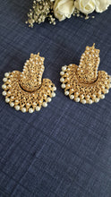 Load image into Gallery viewer, INDIAN JEWELRY, Indian Earrings, Pakistani Jewelry, Pakistani Bridal, Indian Jewellery, Wedding Earrings, Jhumka, Jhumki, Gold Jewelry
