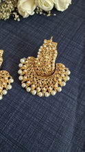Load image into Gallery viewer, INDIAN JEWELRY, Indian Earrings, Pakistani Jewelry, Pakistani Bridal, Indian Jewellery, Wedding Earrings, Jhumka, Jhumki, Gold Jewelry
