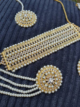 Load image into Gallery viewer, INDIAN JEWELRY, Indian Earrings, Pakistani Jewelry, Pakistani Bridal, Indian Jewellery, Wedding Earrings, Jhumka, Jhumki, Gold Jewelry
