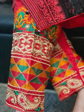 Load image into Gallery viewer, INDIAN DRESS, Shalwar kameez, Pakistani clothes, Ready made, Pakistani suits, Pakistani Dresses, Salwar Kameez, Salwar Suit, Phulkari dress
